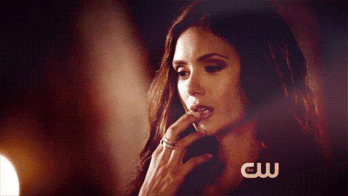 pai trebuia sa plec si mam gandit sa mai raman putin pot sta la voi? - The vampire diaries banda 2