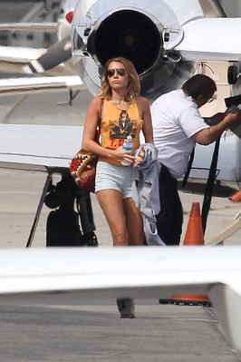 normal_3 - Boarding a Private Jet in Los Angeles