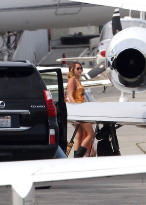 normal_9 - Boarding a Private Jet in Los Angeles