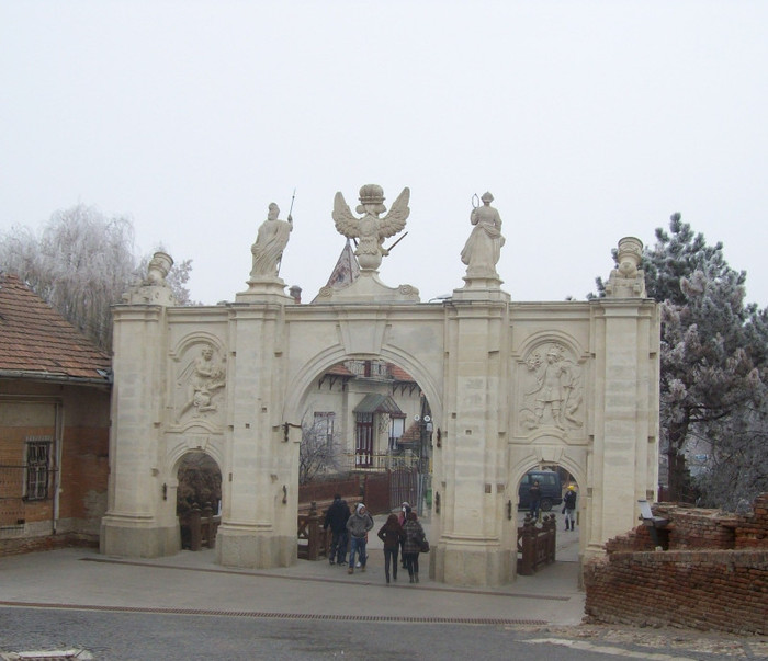 POARTA INTAIA A CETATII - Portile Cetatii Alba Iulia si schimbarea garzii