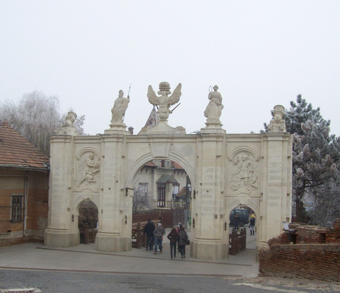 POARTA INTAIA A CETATII - Cetatea Alba Iulia