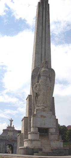 101_8903 - Obeliscul de pe Dealul Furcilor
