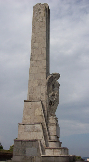 Obeliscul inchinat martirilor neamului HORIA,CLOSCA si Crisa - Obeliscul de pe Dealul Furcilor