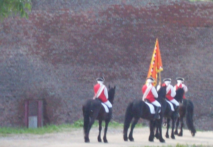 101_9012 GARDA CETATII CALARE .. - Portile Cetatii Alba Iulia si schimbarea garzii