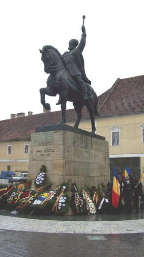 100_2816 MIHAI VITEAZUL INTRA VICTORIOS IN ALBA IULIA