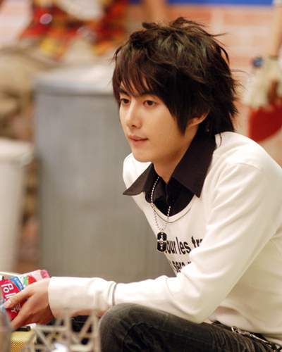 hey hyun cei cu fata asta?