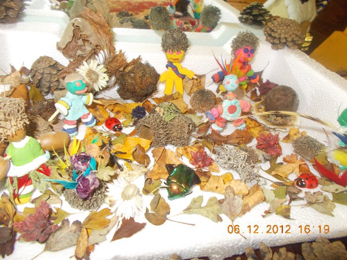 decor autumnal cu omuleti din plastilina 082 - Hande made-lucruri facute de mana