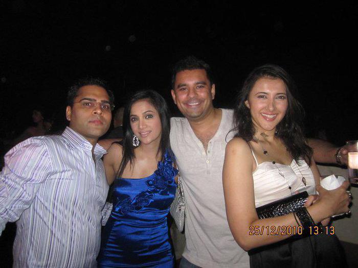 388344_190773281013849_641343032_n - xxShilpaxx