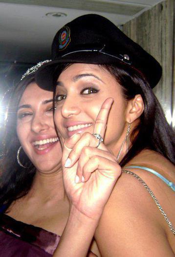 390175_190773177680526_531220792_n - xxShilpaxx
