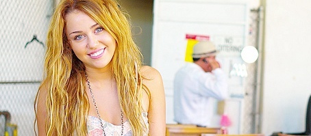 Miley Cyrus - Banner (11) - 0x - Miley Cyrus - Banners