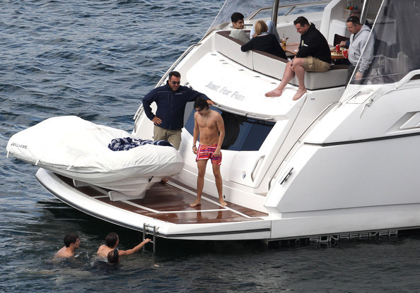 One+Direction+Taking+Dip+Sydney+diG4bIsflm6l - sexyyyy