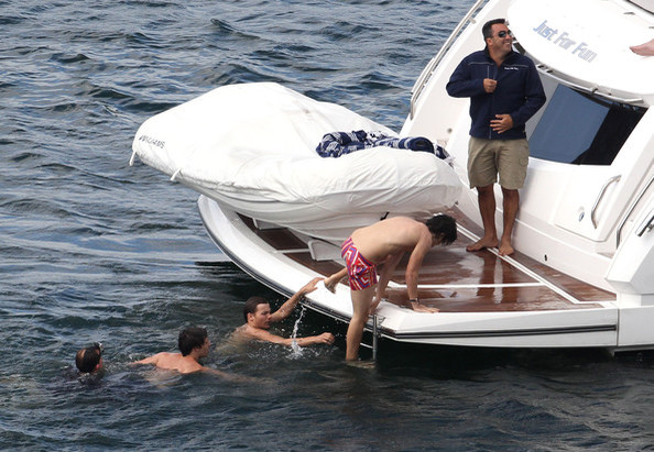 One+Direction+Taking+Dip+Sydney+PEVkKEWVDfBl - sexyyyy