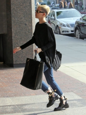 normal_Miley2BCyrus2BMiley2BCyrus2BMedical2BBuilding2BBeverly2Brk3s-JxYGNdl