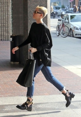 normal_Miley2BCyrus2BMiley2BCyrus2BMedical2BBuilding2BBeverly2BzKnBsKXF2eXl