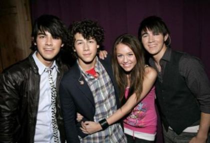 six3 - Introducing the Jonas Brothers at Six Flags 2007