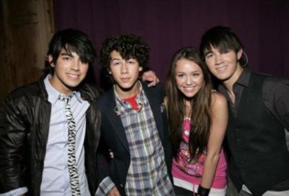 six4 - Introducing the Jonas Brothers at Six Flags 2007