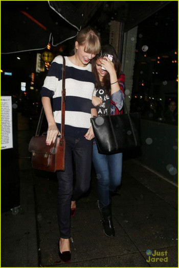 215879_335708699859802_69627177_n