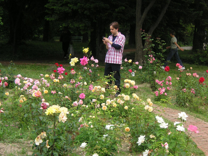 2883781980075666569NMgYug_fs