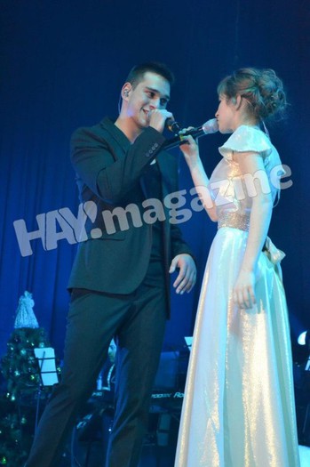 32350_460024027368234_362834593_n - lala happy Xmas - Sala Polivalenta