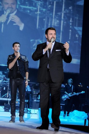 302706_473148982728450_610396216_n