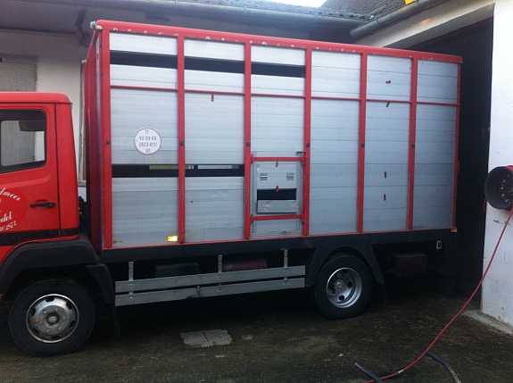 masina etajata transport Oi-capre