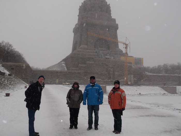 IN FATA MAUSOLEULUI NAPOLEON - VIZITA LA LEIPZIG 2012 partea a doua