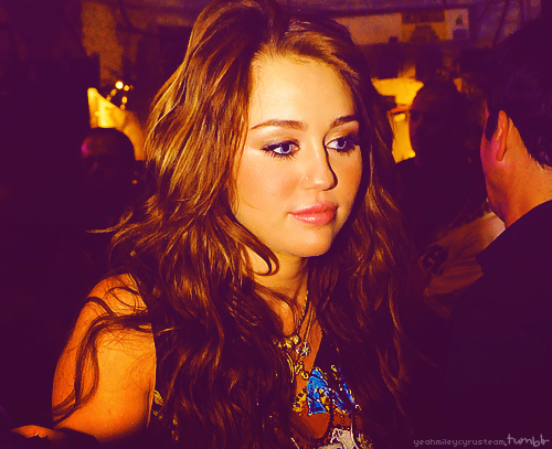 miley ;x (5) - 0x - AICI - Lets Chat Guys