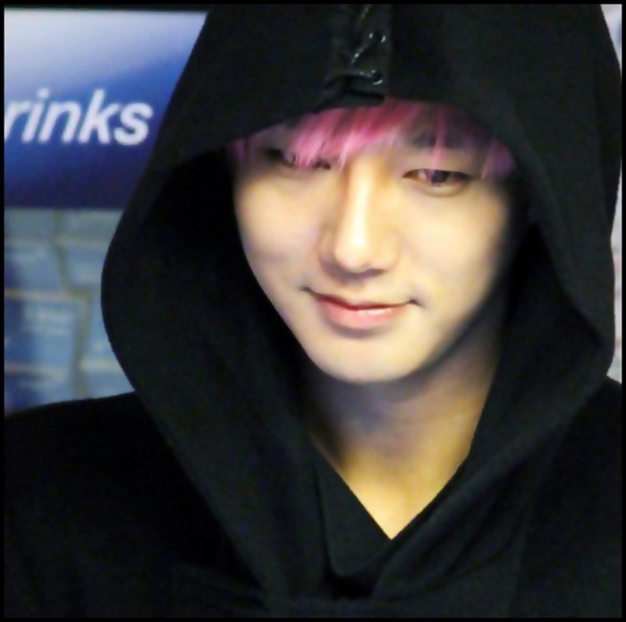 - Hyunaaaa >:D< [ o ia in brate ] CE DOR MI.A FOST DE TINE :*:*:*:*