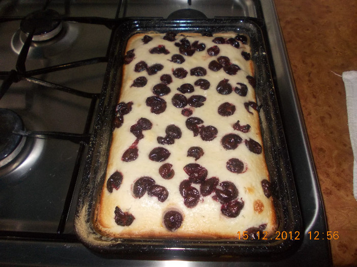 prjitura cu visine de post - Papa bun
