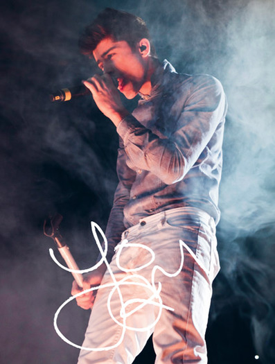 zayn-malik-3-zayn-malik-30926342-425-561