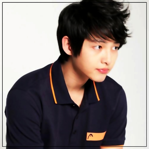 ;- |coboara| si mie Hara :)..|merge la Hya;o ia de mana;ii pune o bratara| Am plecat.. bye..|pleaca|