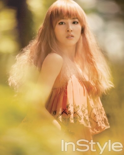 beritakpop.com_Han_Hye_Jin_InStyle_Magazine_06 - Craciunul