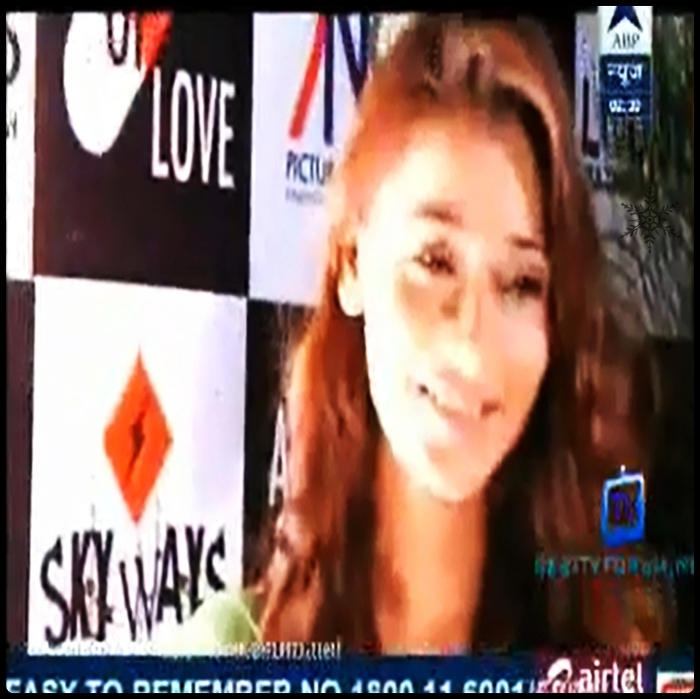 39-038 - sara khan21