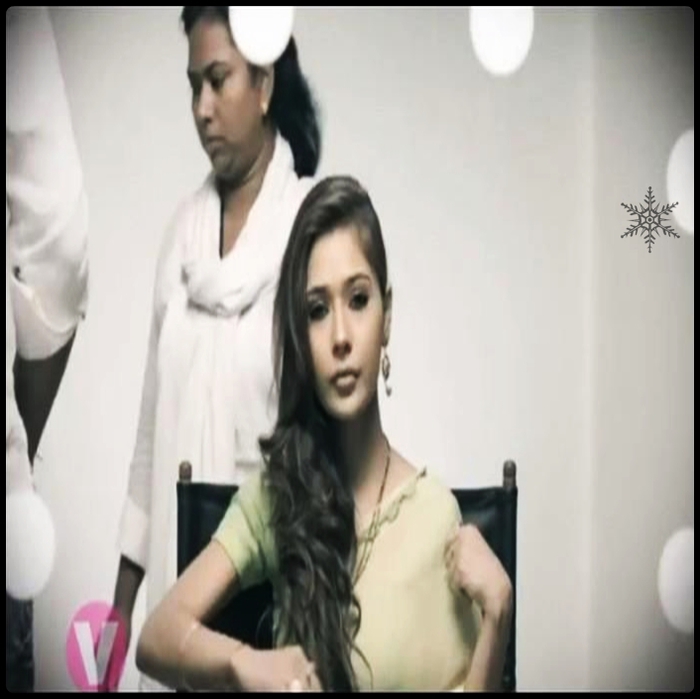67724_389250847823048_1845419364_n-011 - sara khan21