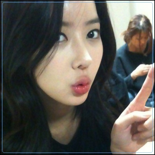 • Hellaauu.. goodbyee :-h..:)..|se uita la ceas| nuu.. am intarziat..oo.. bye Shin.. :-s..|pleaca|