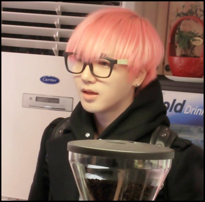 - Aaa..acum imi aduc aminte de suc..cand l.a varsat Siwon pe tine..si tot el te.a sters :-? - Xx Episodul-88 xX