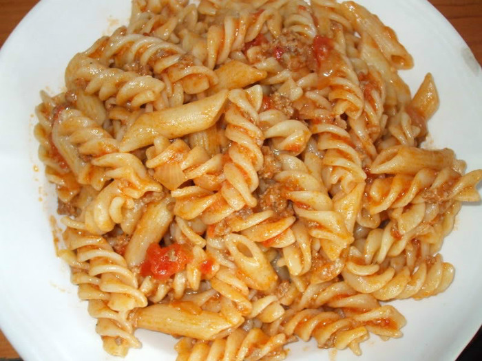 paste cu carne