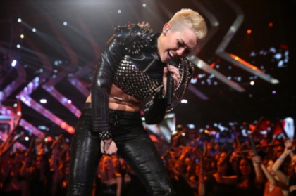 normal_158447290-singer-miley-cyrus-performs-onstage-during-gettyimages