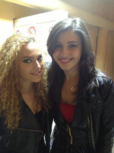 261585_549969941684609_1896034280_n