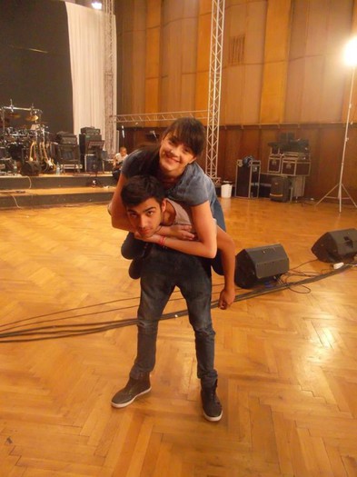 374452_513977811954630_653519074_n