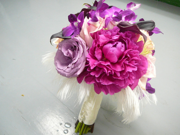 Purple-White-Peonies - Flori si Pene