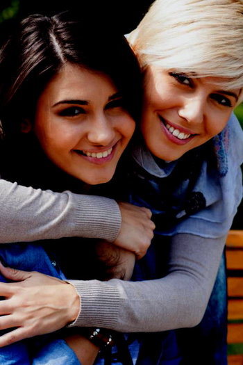 319092_279667775486119_770648490_n