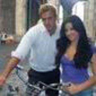 maite-perroni-590155l-thumbnail_gallery