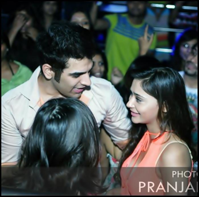 68429_379690435445756_1197900200_n