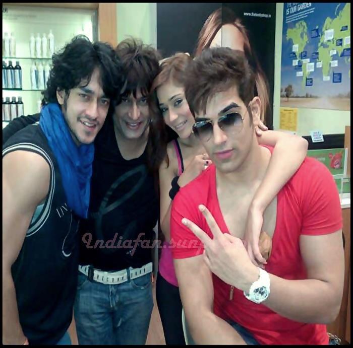 292710_379689978779135_798425751_n