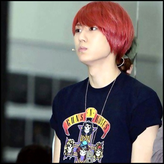 ~ [coborand] ..HYUNAA!! HURRY UP!.. hellow.. :| ..Cine esti tipu`le.. de langa Hwa? :|..