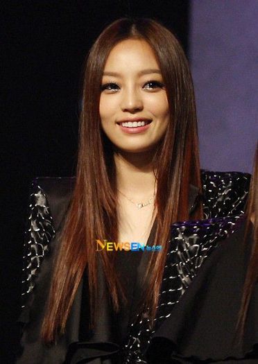 Hara_KARA__06112010125618 - top 20 prettiest k-pop girls