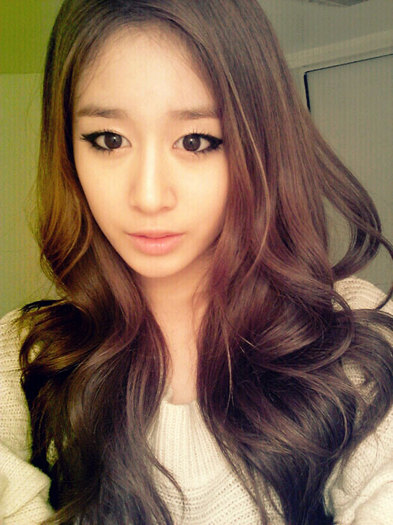 jiyeon-twitter-120213 - top 20 prettiest k-pop girls