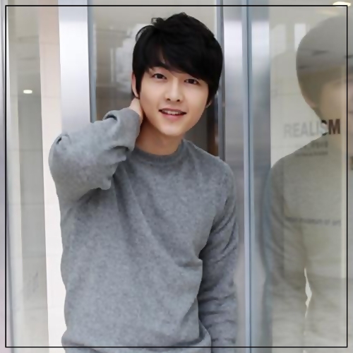 ;- Pai.. cadoul ei nu va supravietui prea mult in cutie..:))