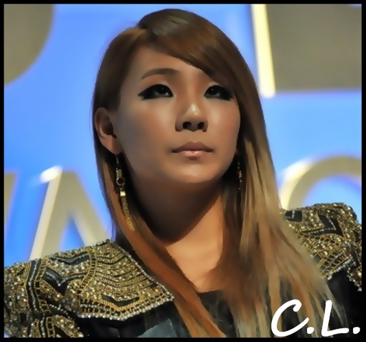 x. yaa..nu plange :-s*o imbratiseaza* o sa rezolv eu asta.. - Xx Episodul-90 xX